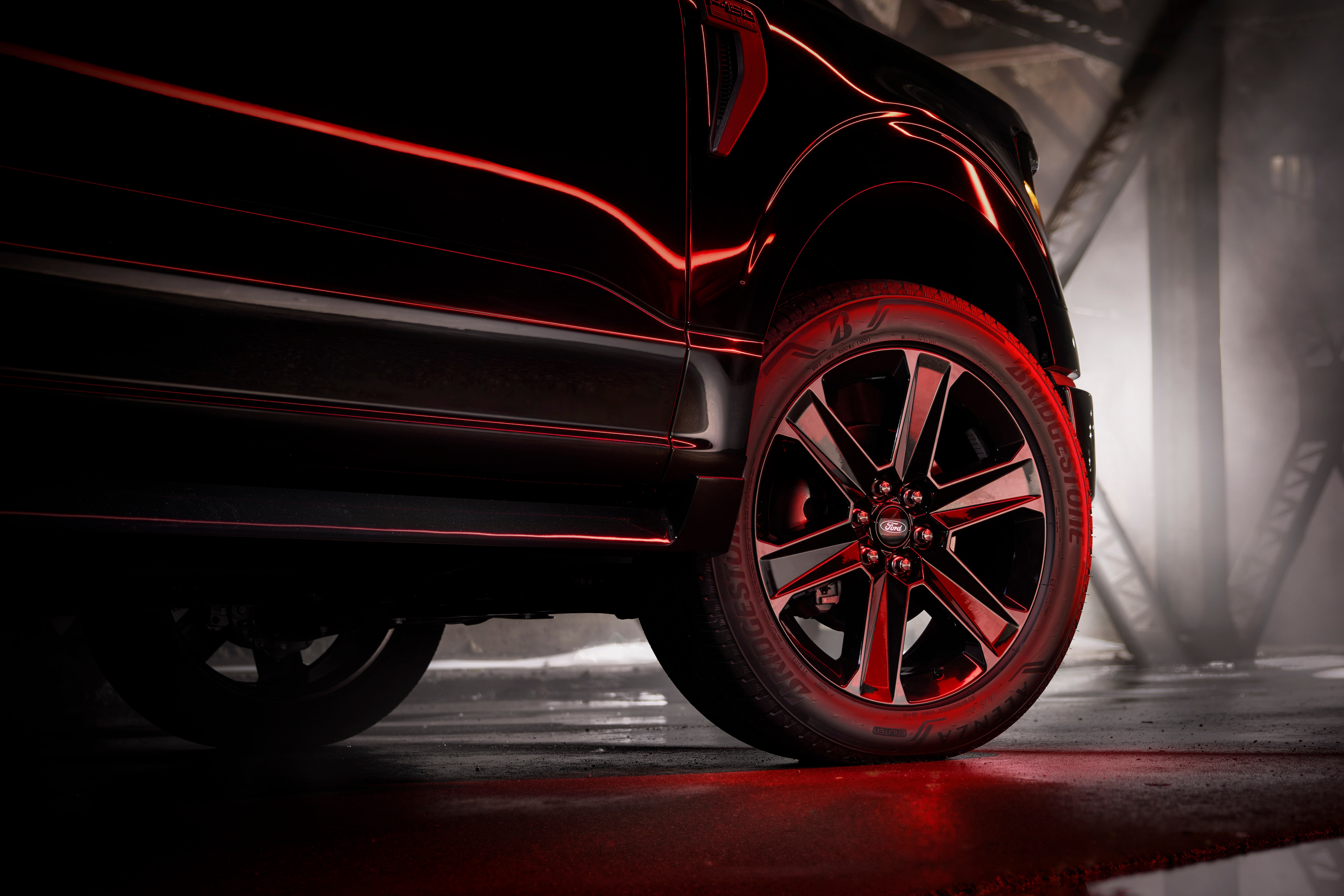 To best capture street styling, we added unique 22-inch gloss-black wheels.